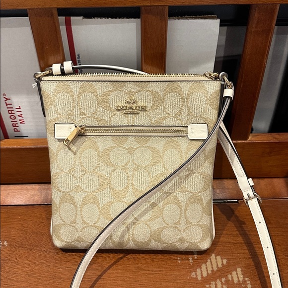 Coach Beige Messenger Crossbody Bag - Picture 2 of 4